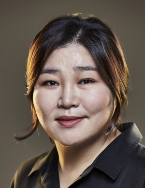 Go Soo Hee (1976)