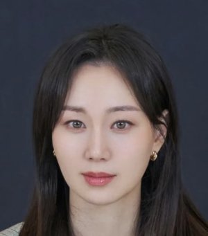 Lee Yoo Young (1989)