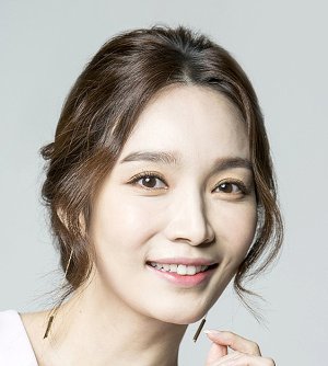 Lee Min Young (1976)