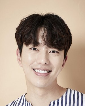 Yoon Hyun Min (1985)