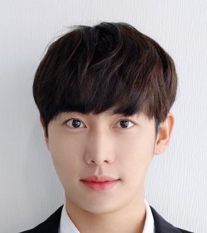 Kwon Hwa Woon (1989)