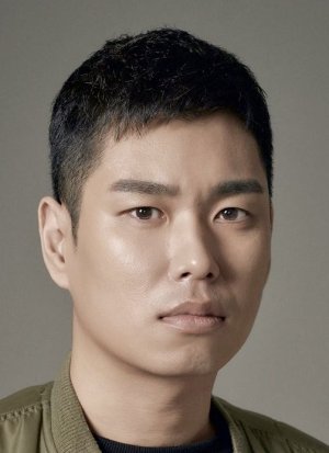 Lee Kyo Yeob (1984)