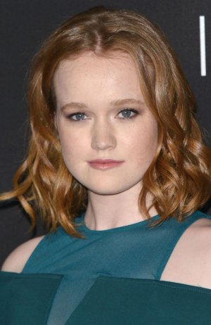 Liv Hewson (1995)