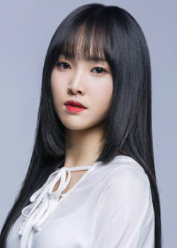 Choi Yoo Na (Yuju - G-Friend) (1997)