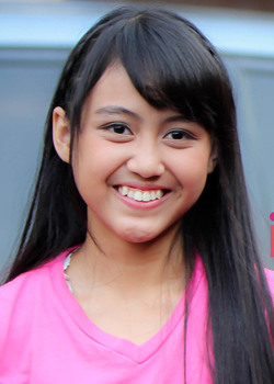 Fransisca Saraswati Puspa Dewi (JKT48) (2000)