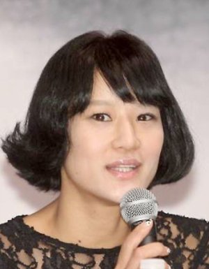 Lee Min Ah (1976)