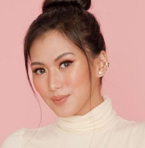 Alex Gonzaga (1988)