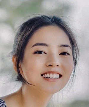 Vivienne Tien (1995)