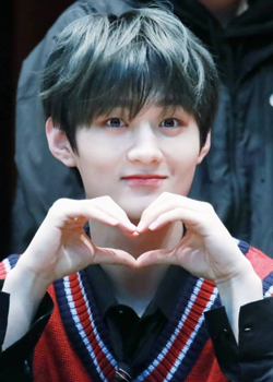 Kim Yong Seung (VERIVERY) (2000)