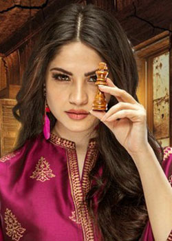 Neelam Muneer (1992)