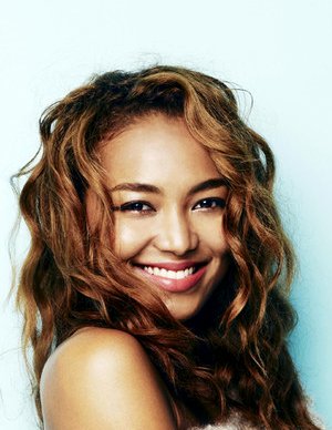 Crystal Kay (1986)