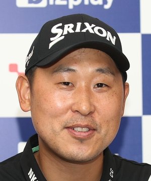 Yoon Suk Min (1986)