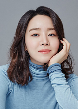 Shin Hye Seon (1989)