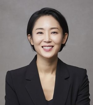 Son Ji Yoon (1983)