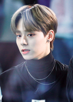 Yeo Hwan Woong (ONEUS) (1998)